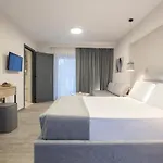 Kn Ionian شقة فندقية 4*